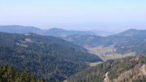 Dieses Bild zeigt eine Webcam-Aufnahme vom Achertal, aufgenommen am Mittwoch, den 04.03.2026 um 11:50 Uhr. Die Temperatur betrug 8.6°C.