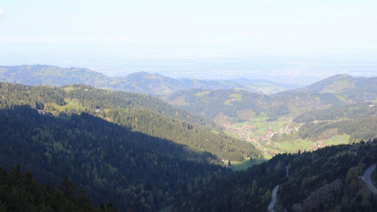 Dieses Bild zeigt eine Webcam-Aufnahme vom Achertal, aufgenommen am Montag, den 20.04.2026 um 09:50 Uhr. Die Temperatur betrug 8.6°C.