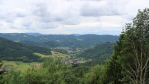 Dieses Bild zeigt eine Webcam-Aufnahme vom Achertal, aufgenommen am Mittwoch, den 10.06.2026 um 13:30 Uhr. Die Temperatur betrug 14.2°C.