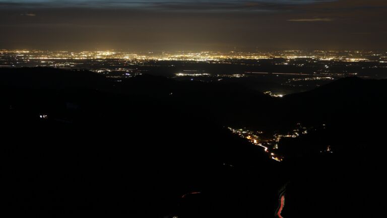 Dieses Bild zeigt eine Webcam-Aufnahme vom Achertal, aufgenommen am Freitag, den 16.01.2026 um 18:20 Uhr. Die Temperatur betrug 6.2°C.