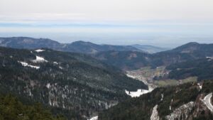 Dieses Bild zeigt eine Webcam-Aufnahme vom Achertal, aufgenommen am Sonntag, den 23.11.2025 um 15:00 Uhr. Die Temperatur betrug -1.2°C.