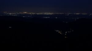 Dieses Bild zeigt eine Webcam-Aufnahme vom Achertal, aufgenommen am Freitag, den 20.03.2026 um 05:30 Uhr. Die Temperatur betrug 2.4°C.