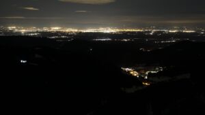 Dieses Bild zeigt eine Webcam-Aufnahme vom Achertal, aufgenommen am Dienstag, den 13.01.2026 um 02:30 Uhr. Die Temperatur betrug 4°C.