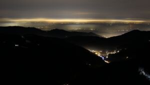 Dieses Bild zeigt eine Webcam-Aufnahme vom Achertal, aufgenommen am Samstag, den 17.01.2026 um 20:00 Uhr. Die Temperatur betrug 6°C.