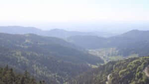 Dieses Bild zeigt eine Webcam-Aufnahme vom Achertal, aufgenommen am Donnerstag, den 30.04.2026 um 17:50 Uhr. Die Temperatur betrug 10.8°C.