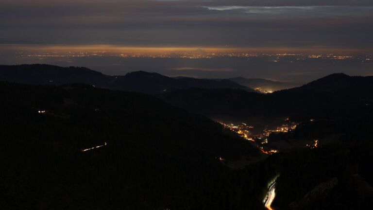 Dieses Bild zeigt eine Webcam-Aufnahme vom Achertal, aufgenommen am Mittwoch, den 03.12.2025 um 17:40 Uhr. Die Temperatur betrug 4.4°C.