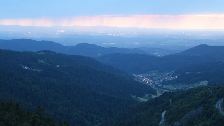 Dieses Bild zeigt eine Webcam-Aufnahme vom Achertal, aufgenommen am Dienstag, den 20.05.2025 um 21:30 Uhr. Die Temperatur betrug 12.4°C.