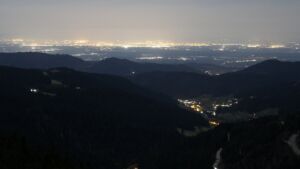 Dieses Bild zeigt eine Webcam-Aufnahme vom Achertal, aufgenommen am Samstag, den 28.02.2026 um 00:30 Uhr. Die Temperatur betrug 11.7°C.