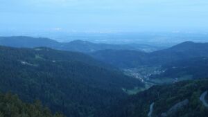 Dieses Bild zeigt eine Webcam-Aufnahme vom Achertal, aufgenommen am Montag, den 04.05.2026 um 05:40 Uhr. Die Temperatur betrug 9.9°C.