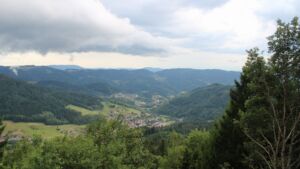 Dieses Bild zeigt eine Webcam-Aufnahme vom Achertal, aufgenommen am Freitag, den 17.07.2026 um 19:50 Uhr. Die Temperatur betrug 21.6°C.