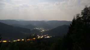 Dieses Bild zeigt eine Webcam-Aufnahme vom Achertal, aufgenommen am Freitag, den 31.07.2026 um 04:20 Uhr. Die Temperatur betrug 24.7°C.