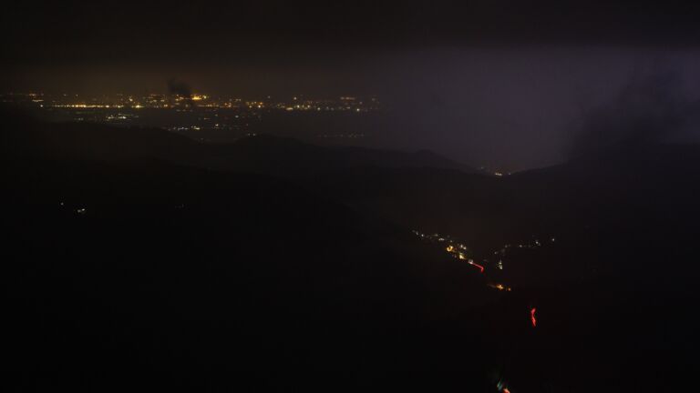 Dieses Bild zeigt eine Webcam-Aufnahme vom Achertal, aufgenommen am Sonntag, den 01.06.2025 um 23:20 Uhr. Die Temperatur betrug 14.4°C.