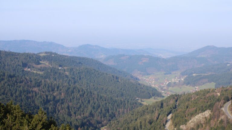 Dieses Bild zeigt eine Webcam-Aufnahme vom Achertal, aufgenommen am Montag, den 23.03.2026 um 09:00 Uhr. Die Temperatur betrug 6.2°C.