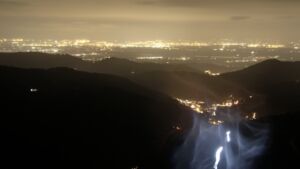 Dieses Bild zeigt eine Webcam-Aufnahme vom Achertal, aufgenommen am Freitag, den 19.12.2025 um 18:10 Uhr. Die Temperatur betrug 6.6°C.