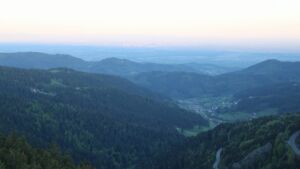 Dieses Bild zeigt eine Webcam-Aufnahme vom Achertal, aufgenommen am Freitag, den 01.05.2026 um 06:20 Uhr. Die Temperatur betrug 4.8°C.