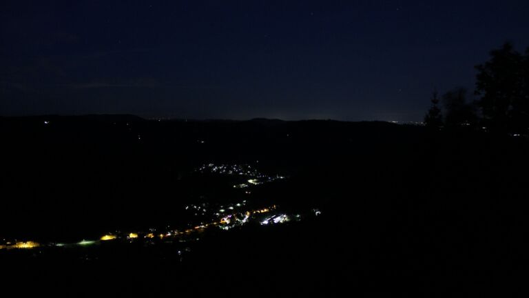 Dieses Bild zeigt eine Webcam-Aufnahme vom Achertal, aufgenommen am Freitag, den 25.09.2026 um 06:10 Uhr. Die Temperatur betrug 10.5°C.