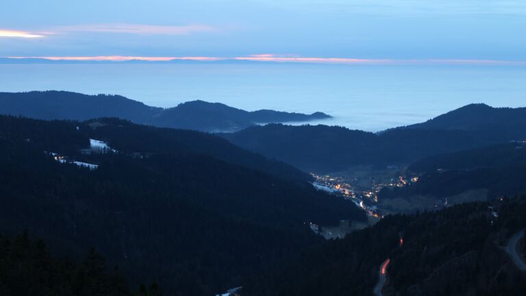 Dieses Bild zeigt eine Webcam-Aufnahme vom Achertal, aufgenommen am Donnerstag, den 22.01.2026 um 17:50 Uhr. Die Temperatur betrug 3.1°C.