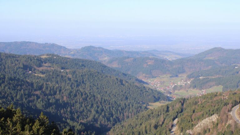 Dieses Bild zeigt eine Webcam-Aufnahme vom Achertal, aufgenommen am Donnerstag, den 05.03.2026 um 09:20 Uhr. Die Temperatur betrug 8.9°C.