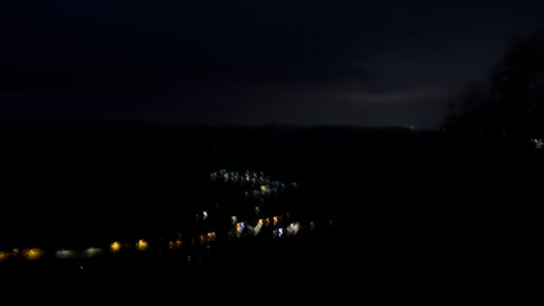 Dieses Bild zeigt eine Webcam-Aufnahme vom Achertal, aufgenommen am Samstag, den 13.06.2026 um 04:00 Uhr. Die Temperatur betrug 14.1°C.