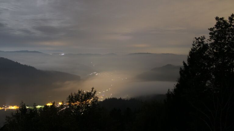 Dieses Bild zeigt eine Webcam-Aufnahme vom Achertal, aufgenommen am Dienstag, den 20.10.2026 um 21:00 Uhr. Die Temperatur betrug 9.5°C.