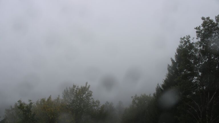 Dieses Bild zeigt eine Webcam-Aufnahme vom Achertal, aufgenommen am Mittwoch, den 21.10.2026 um 12:20 Uhr. Die Temperatur betrug 7°C.