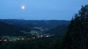 Dieses Bild zeigt eine Webcam-Aufnahme vom Achertal, aufgenommen am Dienstag, den 02.06.2026 um 04:40 Uhr. Die Temperatur betrug 16.2°C.