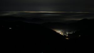 Dieses Bild zeigt eine Webcam-Aufnahme vom Achertal, aufgenommen am Sonntag, den 18.01.2026 um 01:00 Uhr. Die Temperatur betrug 5.6°C.