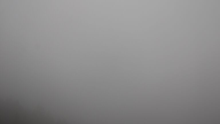 Dieses Bild zeigt eine Webcam-Aufnahme vom Achertal, aufgenommen am Sonntag, den 30.11.2025 um 09:30 Uhr. Die Temperatur betrug 3.8°C.