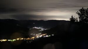 Dieses Bild zeigt eine Webcam-Aufnahme vom Achertal, aufgenommen am Sonntag, den 13.09.2026 um 21:30 Uhr. Die Temperatur betrug 12.9°C.