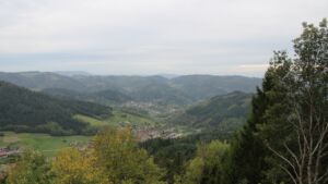 Dieses Bild zeigt eine Webcam-Aufnahme vom Achertal, aufgenommen am Montag, den 26.10.2026 um 16:00 Uhr. Die Temperatur betrug 8.2°C.