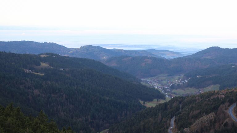 Dieses Bild zeigt eine Webcam-Aufnahme vom Achertal, aufgenommen am Mittwoch, den 17.12.2025 um 09:20 Uhr. Die Temperatur betrug 5.8°C.