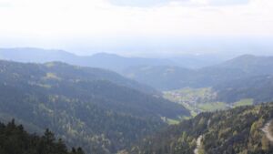 Dieses Bild zeigt eine Webcam-Aufnahme vom Achertal, aufgenommen am Sonntag, den 19.04.2026 um 17:10 Uhr. Die Temperatur betrug 8.9°C.