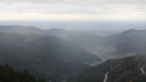 Dieses Bild zeigt eine Webcam-Aufnahme vom Achertal, aufgenommen am Samstag, den 01.11.2025 um 16:00 Uhr. Die Temperatur betrug 10.8°C.