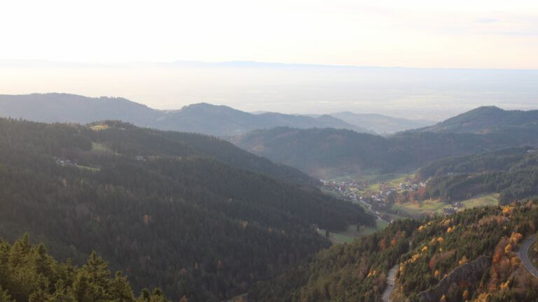 Dieses Bild zeigt eine Webcam-Aufnahme vom Achertal, aufgenommen am Dienstag, den 04.11.2025 um 16:20 Uhr. Die Temperatur betrug 11.4°C.