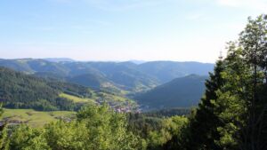 Dieses Bild zeigt eine Webcam-Aufnahme vom Achertal, aufgenommen am Freitag, den 22.05.2026 um 19:10 Uhr. Die Temperatur betrug 25.3°C.