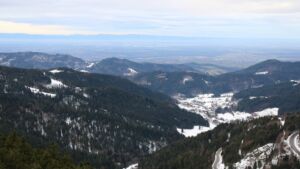 Dieses Bild zeigt eine Webcam-Aufnahme vom Achertal, aufgenommen am Dienstag, den 13.01.2026 um 10:20 Uhr. Die Temperatur betrug 5.6°C.