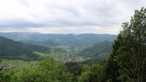 Dieses Bild zeigt eine Webcam-Aufnahme vom Achertal, aufgenommen am Mittwoch, den 20.05.2026 um 13:10 Uhr. Die Temperatur betrug 12.4°C.