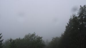 Dieses Bild zeigt eine Webcam-Aufnahme vom Achertal, aufgenommen am Mittwoch, den 01.07.2026 um 07:50 Uhr. Die Temperatur betrug 16.7°C.
