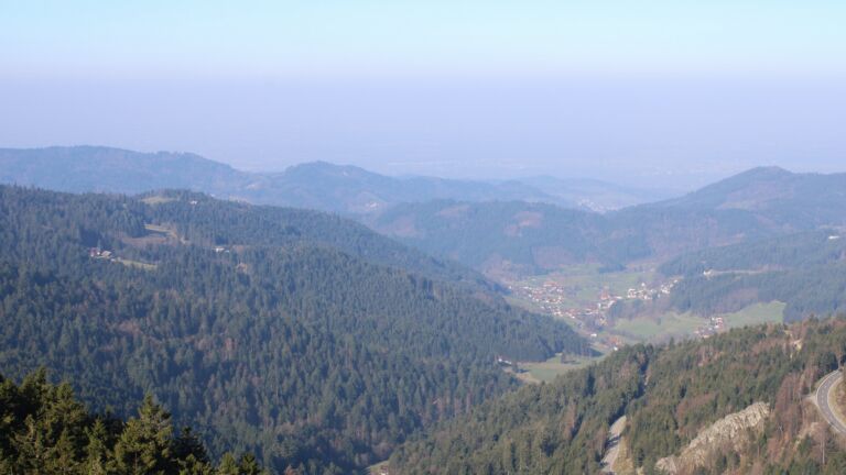 Dieses Bild zeigt eine Webcam-Aufnahme vom Achertal, aufgenommen am Donnerstag, den 19.03.2026 um 09:10 Uhr. Die Temperatur betrug 3.7°C.