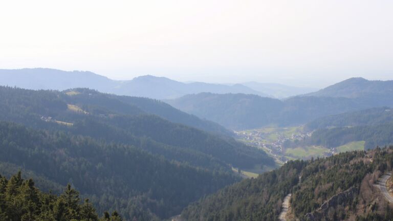 Dieses Bild zeigt eine Webcam-Aufnahme vom Achertal, aufgenommen am Donnerstag, den 05.03.2026 um 15:30 Uhr. Die Temperatur betrug 13.2°C.