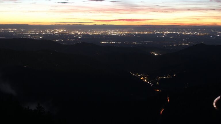 Dieses Bild zeigt eine Webcam-Aufnahme vom Achertal, aufgenommen am Dienstag, den 07.10.2025 um 19:50 Uhr. Die Temperatur betrug 8.1°C.