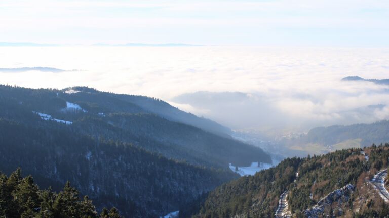 Dieses Bild zeigt eine Webcam-Aufnahme vom Achertal, aufgenommen am Samstag, den 22.11.2025 um 14:50 Uhr. Die Temperatur betrug -2.7°C.