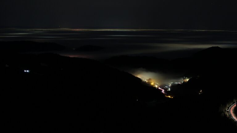 Dieses Bild zeigt eine Webcam-Aufnahme vom Achertal, aufgenommen am Dienstag, den 20.01.2026 um 05:30 Uhr. Die Temperatur betrug 7.6°C.