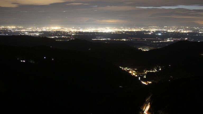 Dieses Bild zeigt eine Webcam-Aufnahme vom Achertal, aufgenommen am Montag, den 20.10.2025 um 19:50 Uhr. Die Temperatur betrug 9.1°C.