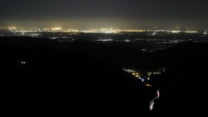 Dieses Bild zeigt eine Webcam-Aufnahme vom Achertal, aufgenommen am Donnerstag, den 23.04.2026 um 04:30 Uhr. Die Temperatur betrug 4.2°C.