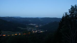 Dieses Bild zeigt eine Webcam-Aufnahme vom Achertal, aufgenommen am Freitag, den 24.07.2026 um 05:00 Uhr. Die Temperatur betrug 13.8°C.