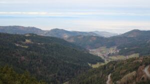 Dieses Bild zeigt eine Webcam-Aufnahme vom Achertal, aufgenommen am Mittwoch, den 03.12.2025 um 09:00 Uhr. Die Temperatur betrug 5.9°C.