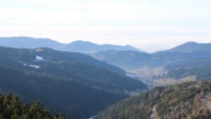 Dieses Bild zeigt eine Webcam-Aufnahme vom Achertal, aufgenommen am Donnerstag, den 22.01.2026 um 13:40 Uhr. Die Temperatur betrug 8.8°C.