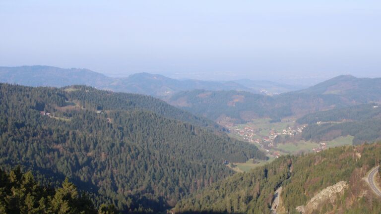 Dieses Bild zeigt eine Webcam-Aufnahme vom Achertal, aufgenommen am Montag, den 23.03.2026 um 08:20 Uhr. Die Temperatur betrug 5.8°C.