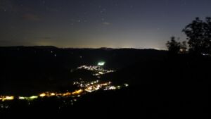 Dieses Bild zeigt eine Webcam-Aufnahme vom Achertal, aufgenommen am Freitag, den 04.09.2026 um 21:30 Uhr. Die Temperatur betrug 22.6°C.